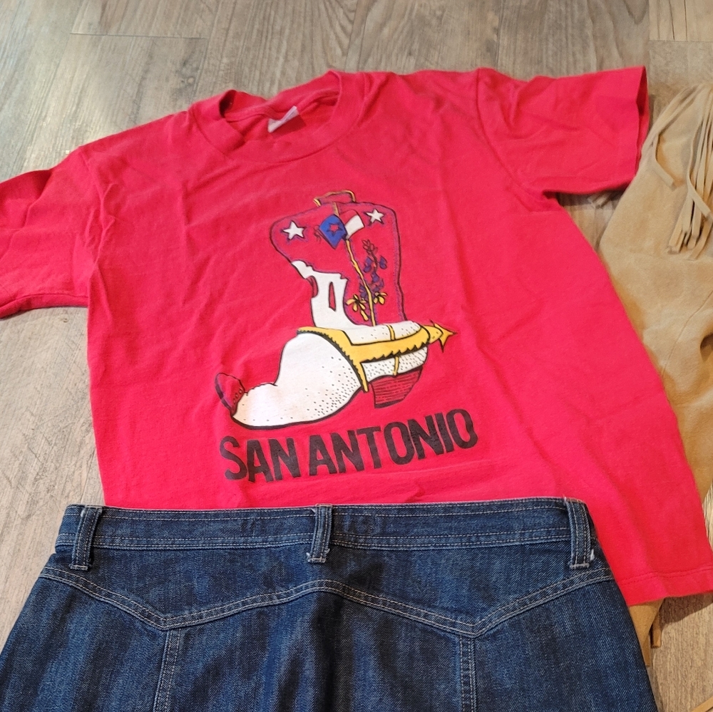 Vintage San Antonio boot tee